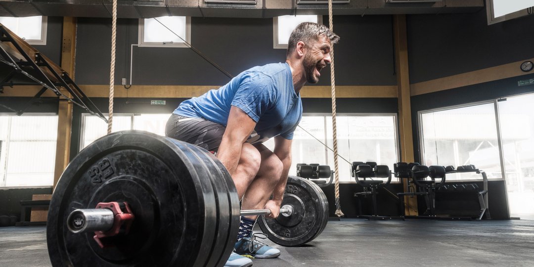 04-043218-lifting_weights_burns_fat