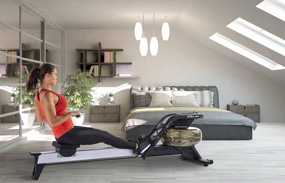 5cece6627d372_tunturi.r80w.rower.single.rail.endurance.promo.3