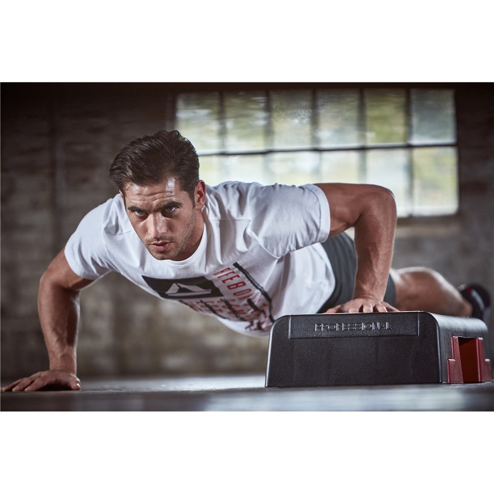 5d13212d801e5_reebok.step.professional.workout.1