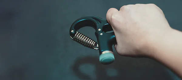 Posilovací kleště