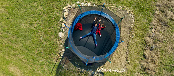 venkovní trampolíny