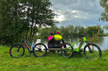 Máte elektrokolo? Tyhle doplňky by vám neměly chybět