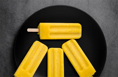 Svěží BCAA nanuky s mangem a ananasem