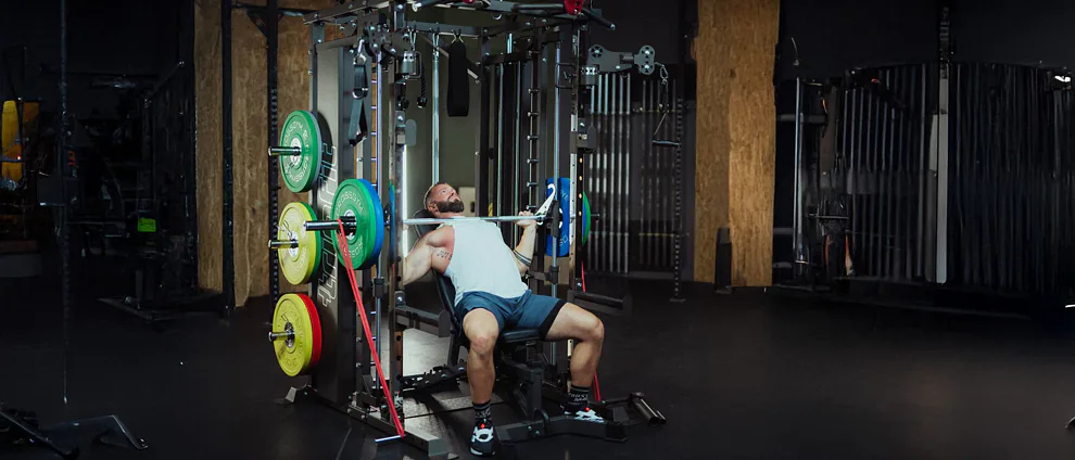 Jak vybrat posilovací stroje a lavice
