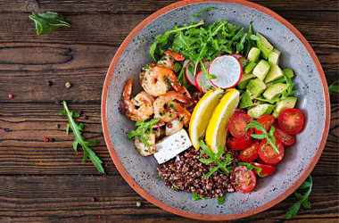 Salát z quinoy plný bílkovin