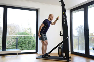 Trénujte na běžky i ve své domácí posilovně