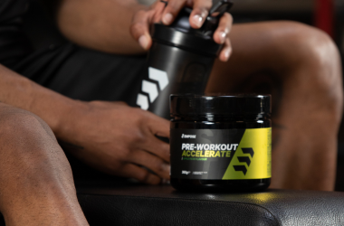 Stimulanty a pre-workout doplňky: Jaké složky skutečně fungují a co je jen marketing?