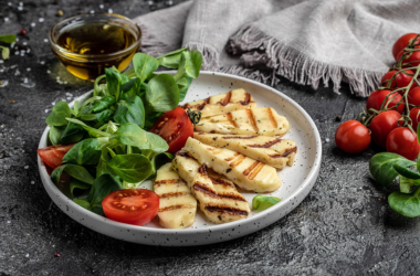 Lehká a efektivní strava na teplejší dny: Co jíst, když nemáte chuť na těžká jídla? | Fitham.cz