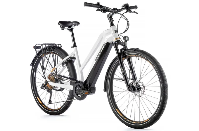 LEADER FOX LUCAS-2 20" /28"/ bílá 2023