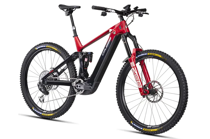 CRUSSIS e-RACE PRO 750 Wh 19" červeno-černá 2025