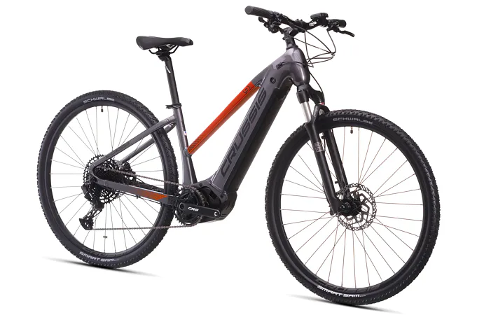 CRUSSIS e-Cross low 9.11-715 Wh 18" šedo-červená 2026